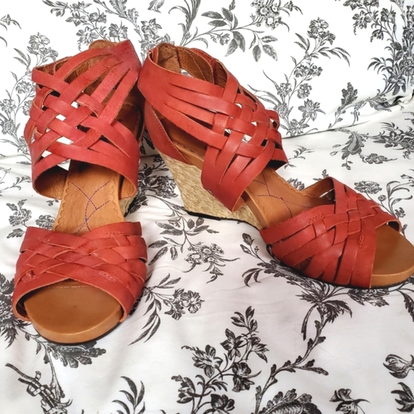 Indigo coral leather sandals - Picture 2 of 8